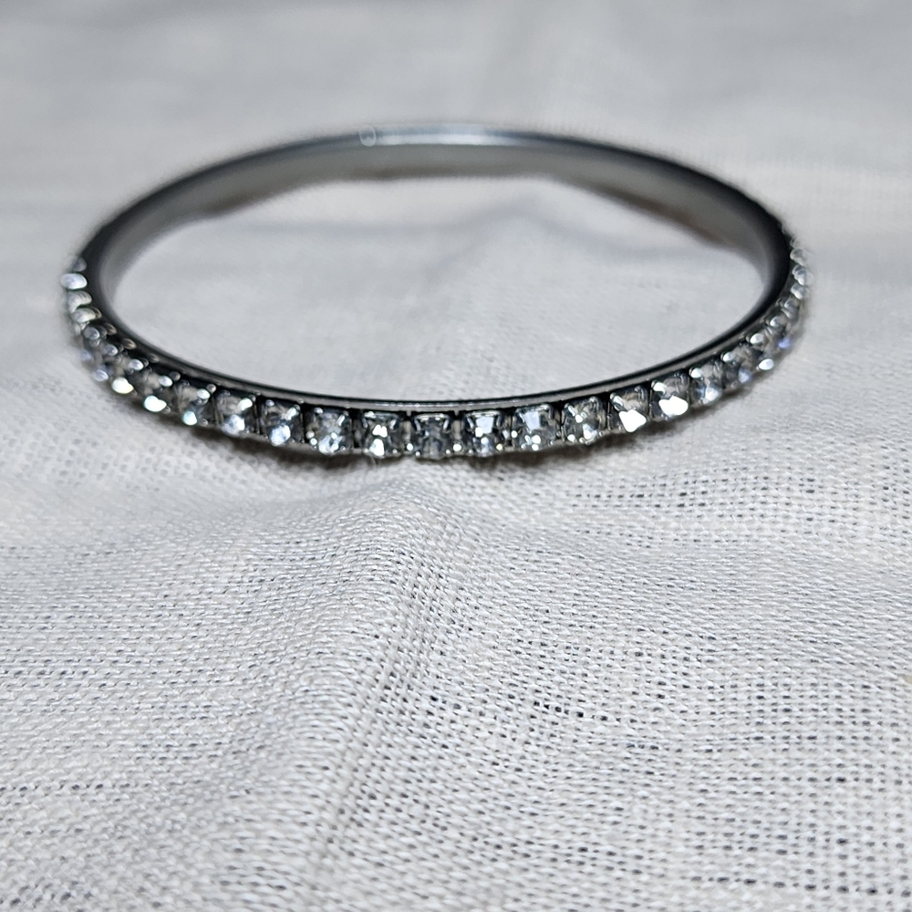 Vintage Rhinestone Bangle Bracelet Silver Tone 8"